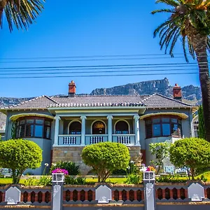 https://cape-riviera-guesthouse.hotels-capetown.com